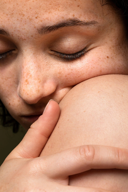 L’inflammation, moteur invisible du vieillissement prématuré de la peau